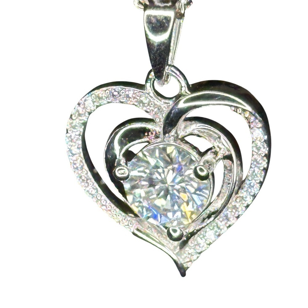 NWT sterling silver heart pendant Moissanite necklace. Retail $100.00